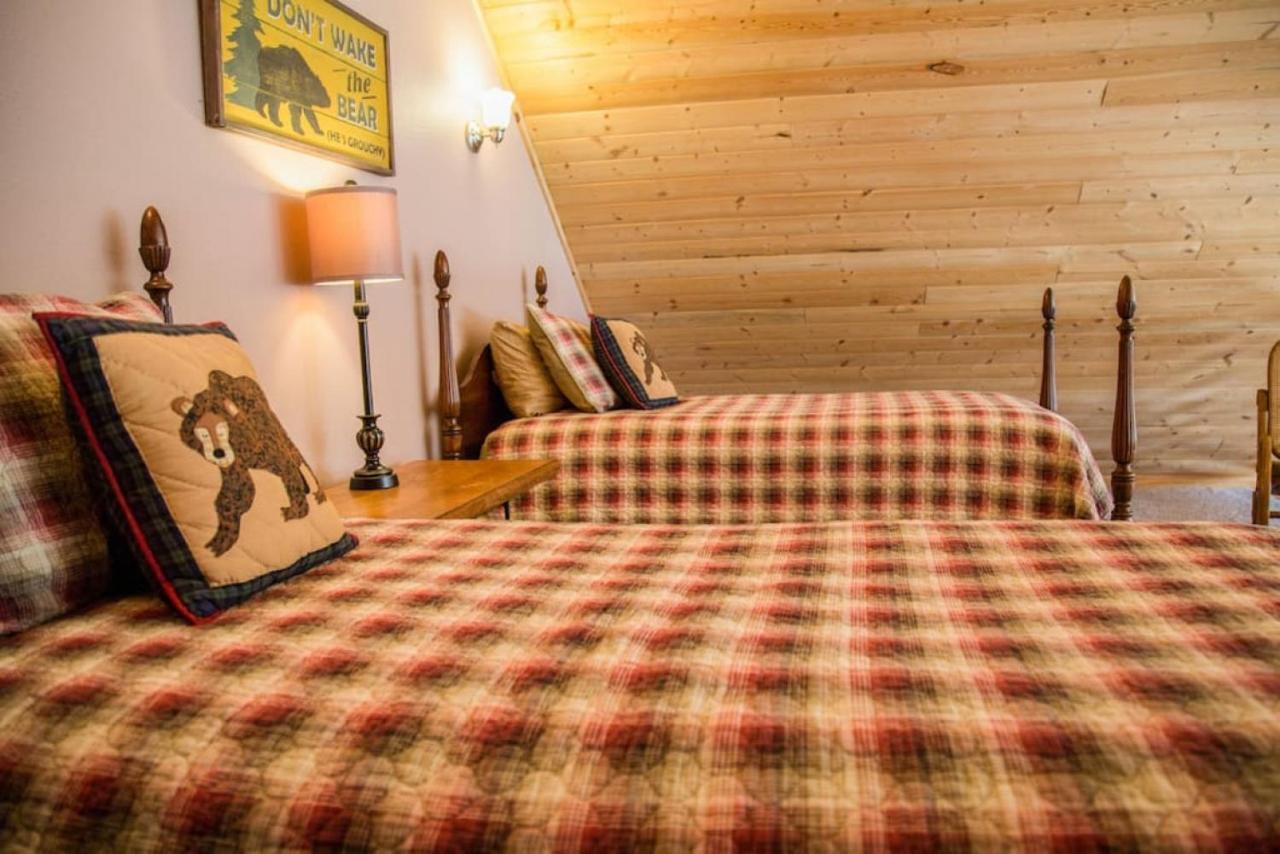 Twin Owls Lodge, Great For Families Master Bedroom, Loft, Full Kitchen, Dogs Ok Estes Park Bagian luar foto